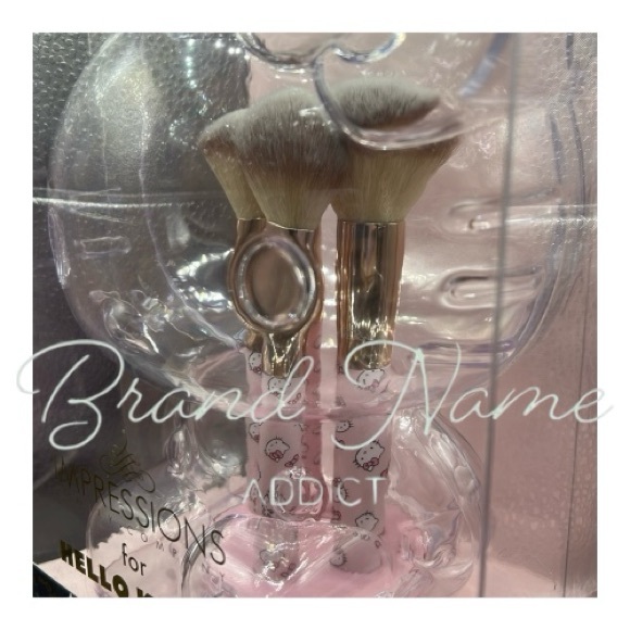 Hello Kitty Clear The Supercute Signature 6 Piece Brush Gift Set - Picture 2 of 4